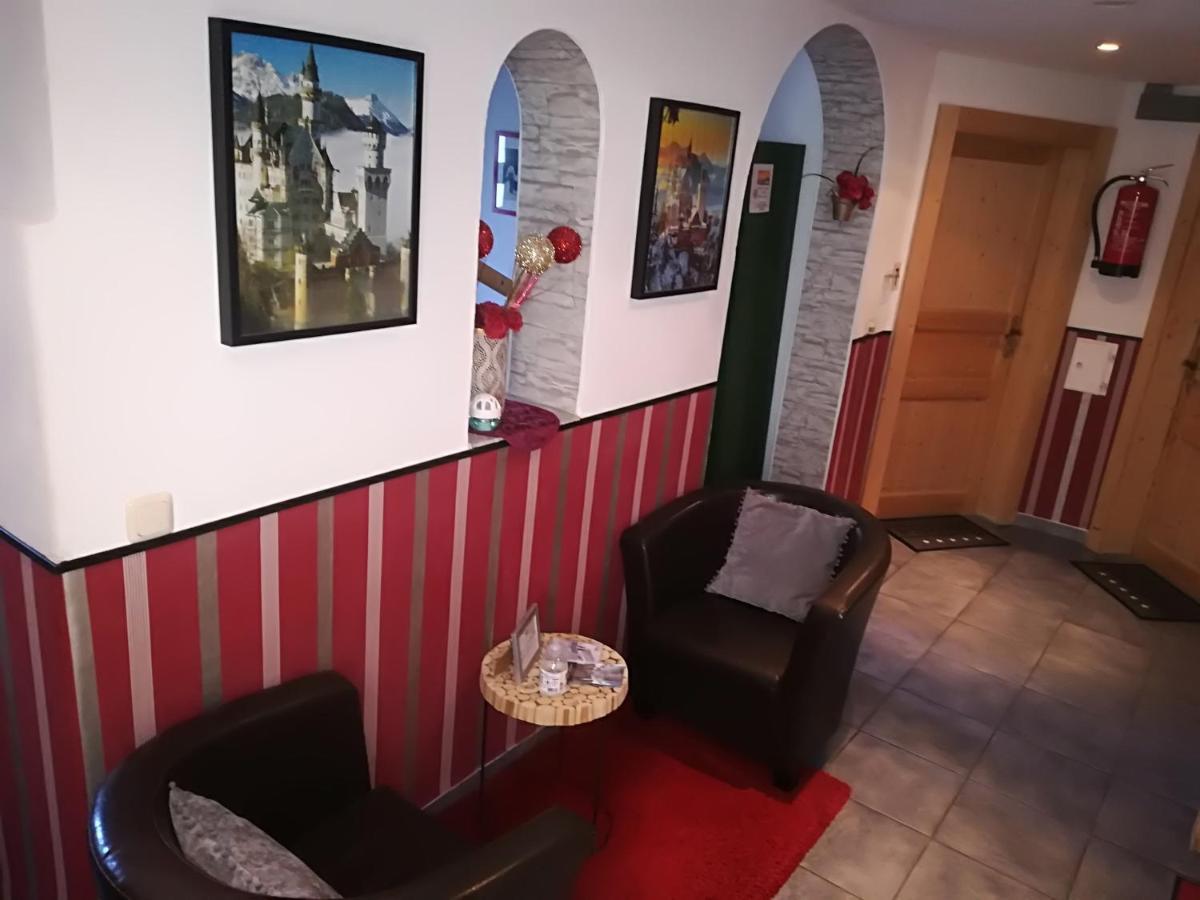 House La Neuschwanstein Blick - Budget City Hotel Füssen Zewnętrze zdjęcie