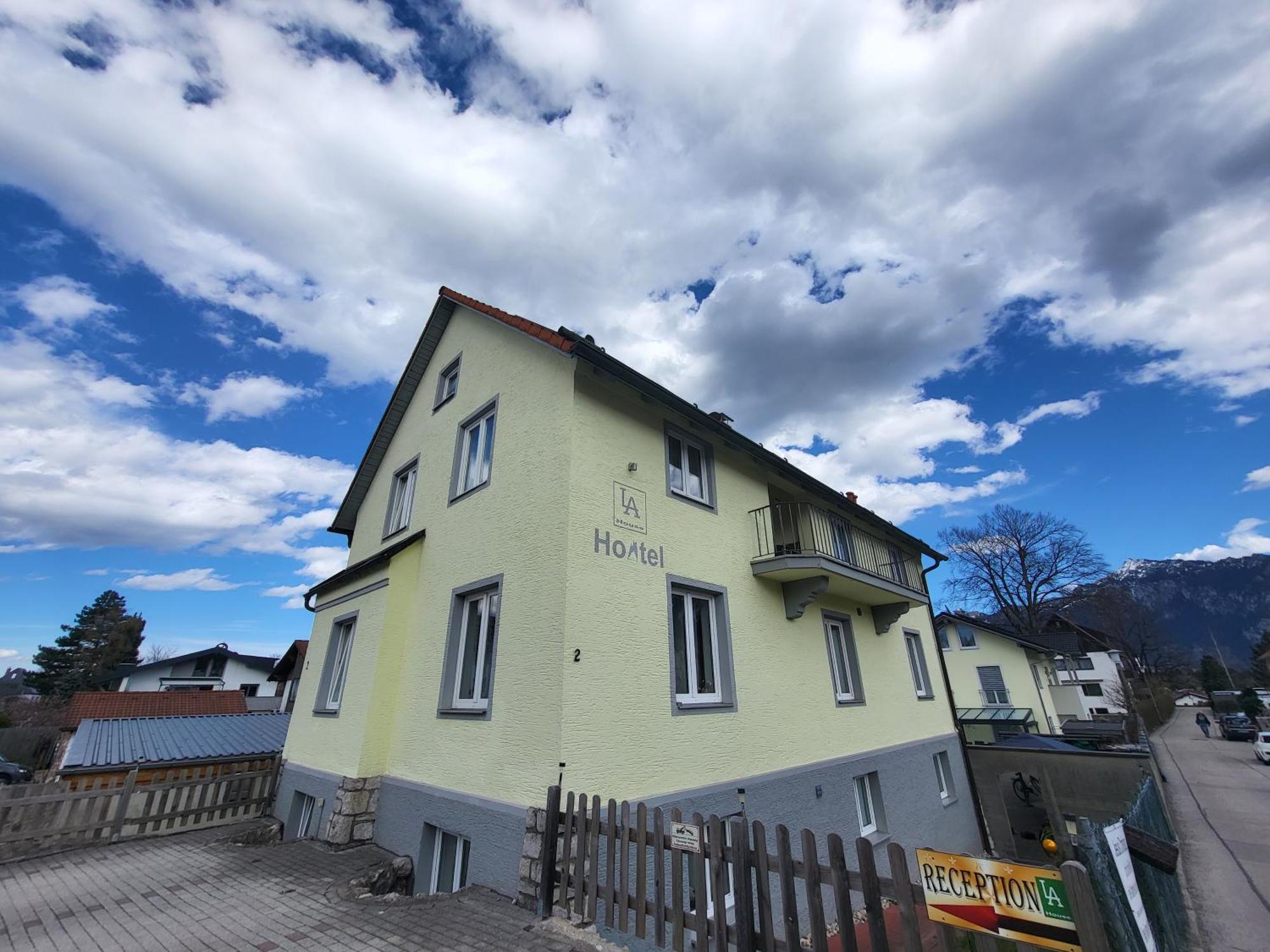 House La Neuschwanstein Blick - Budget City Hotel Füssen Zewnętrze zdjęcie